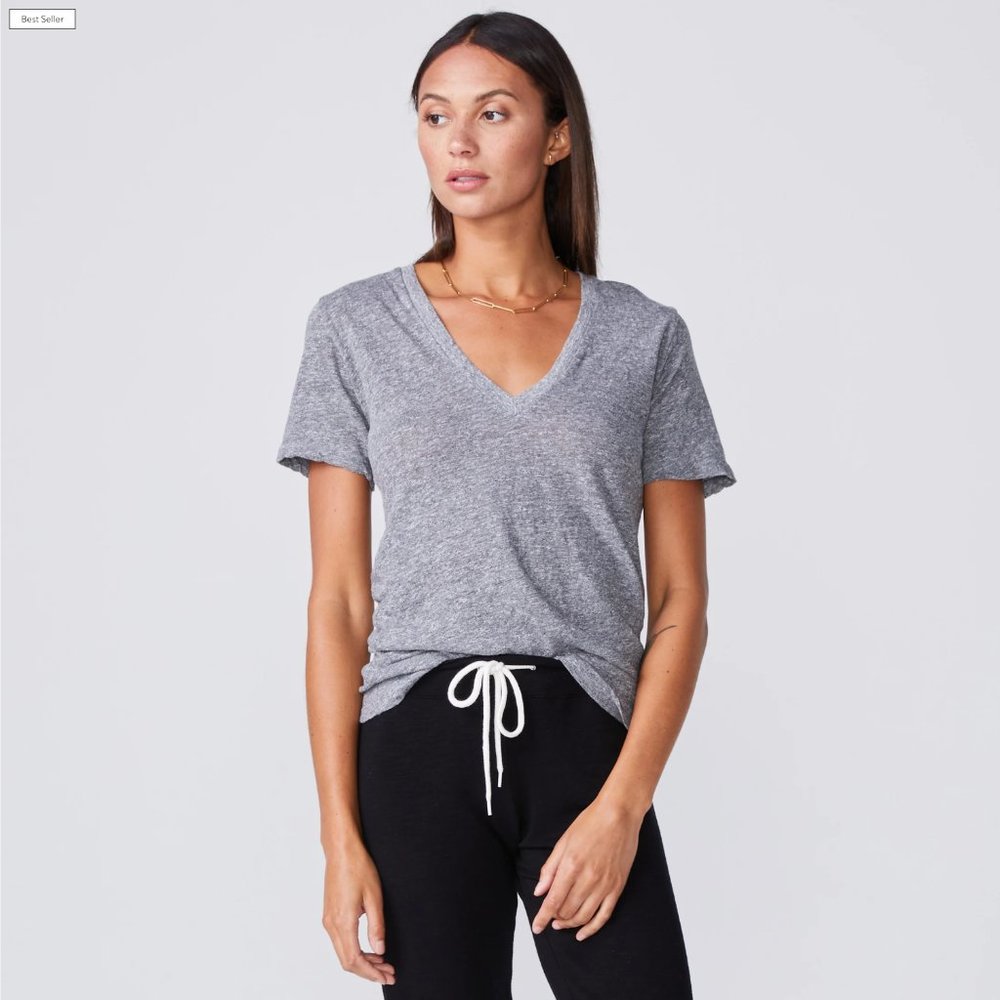 Monrow Textured Tri-Blend V Neck Tee in Granite - Size XS